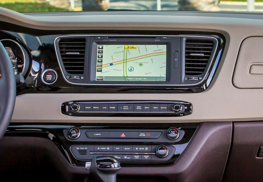  Kia Sedona SXL 2015 года  (фото 24 из 75)